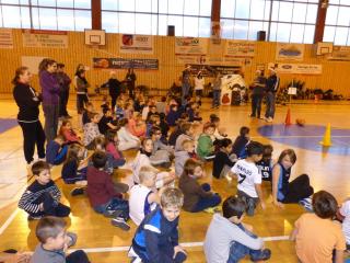 La magie de Noël sest emparée du Gymnase du Genevray